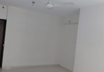 Master Bedroom in 1 BHK Apartment at Kurla East – for Rent