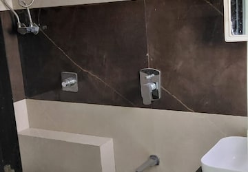 Master Bedroom in 1 BHK Apartment at Kurla East – for Rent