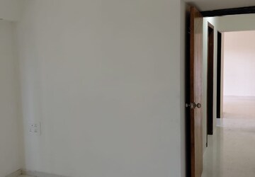 Master Bedroom in 1 BHK Apartment at Kurla East – for Rent