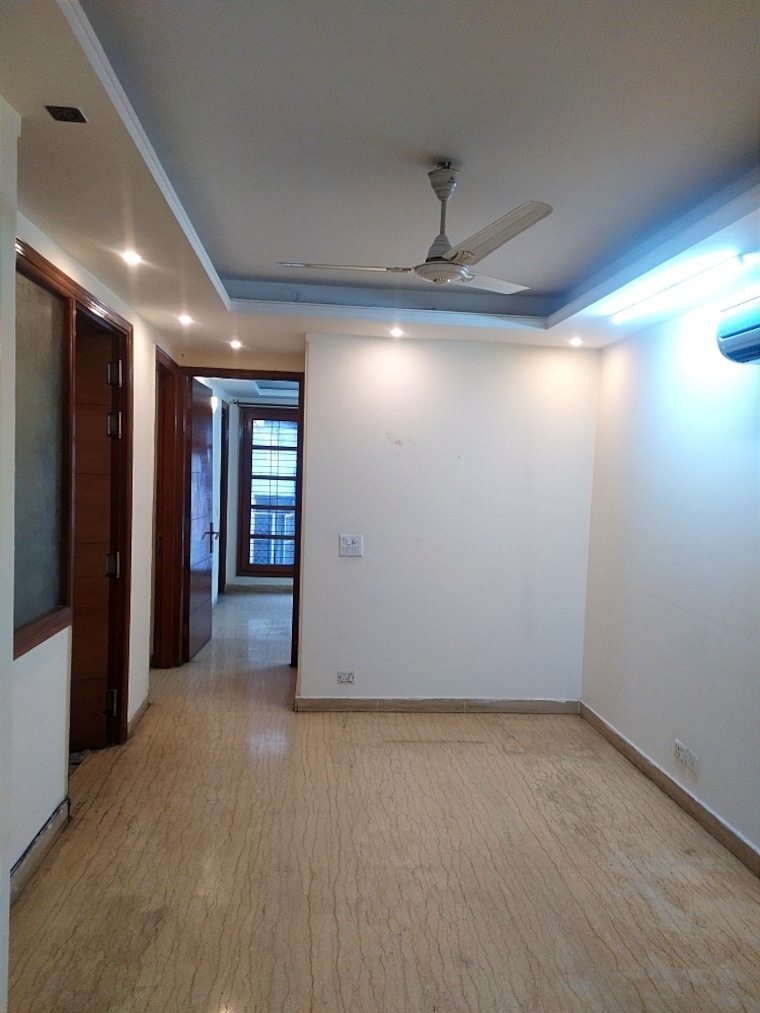 Living Room, chittaranjan park 3 Bedroom 1400 Sq.Ft. Builder Floor In Chittaranjan Park Delhi 9341555