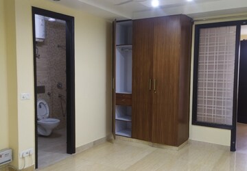 Master Bedroom in 3 BHK Builder Floor at Chittaranjan Park – for Rent