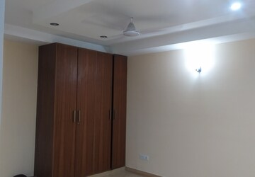 Master Bedroom in 3 BHK Builder Floor at Chittaranjan Park – for Rent
