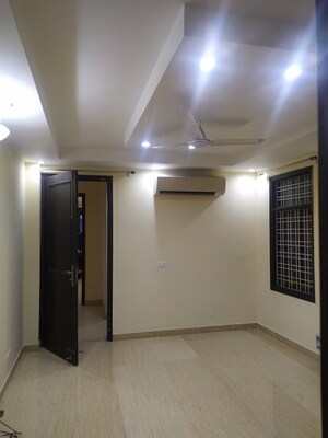 Master Bedroom in 3 BHK Builder Floor at Chittaranjan Park – for Rent