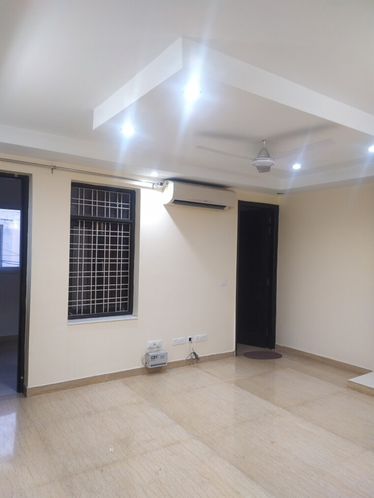 Master Bedroom, chittaranjan park 3 Bedroom 2300 Sq.Ft. Builder Floor In Chittaranjan Park Delhi 9341558