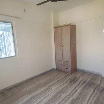 Room in 2 BHK Apartment at Khan Palace Andheri West, Yari Road – for Rent