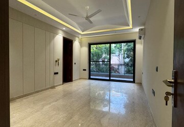 Room in 1 BHK Builder Floor at Sector 23a – for Rent