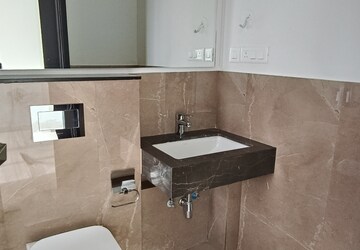 Attached Bathroom in 3 BHK Apartment at Piramal Mahalaxmi, Mahalaxmi – for Rent