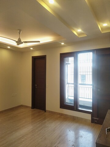 Master Bedroom in 3 BHK Builder Floor at Kalkaji – for Rent