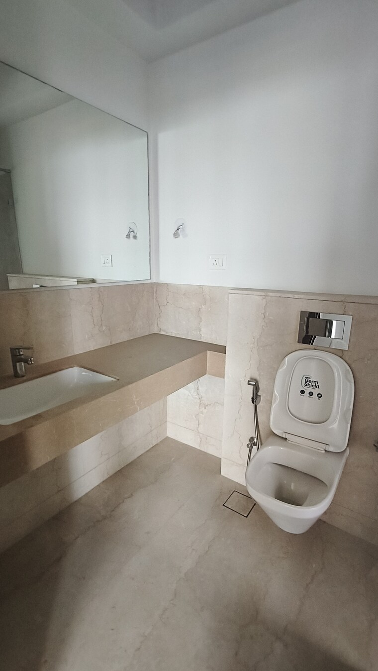 Bathroom, piramal-aranya-avyan 3 Bedroom 1378 Sq.Ft. Apartment In Byculla Mumbai 9341575