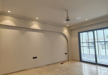 Room in Studio Builder Floor at Sector 5 – for Rent