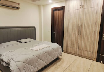 Bedroom in Studio Builder Floor at Sector 5 – for Rent