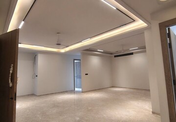 Room in Studio Builder Floor at Sector 5 – for Rent