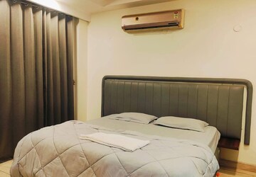 Bedroom in Studio Builder Floor at Sector 5 – for Rent