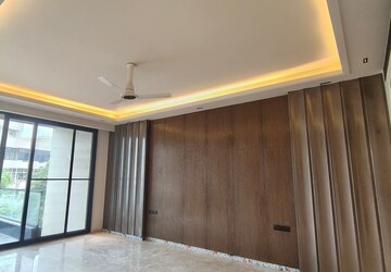 Room in Studio Builder Floor at Sector 5 – for Rent