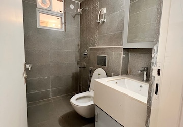 Bathroom in 1 RK Builder Floor at Sector 5 – for Rent