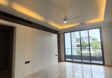 Room in 1 RK Builder Floor at Sector 5 – for Rent