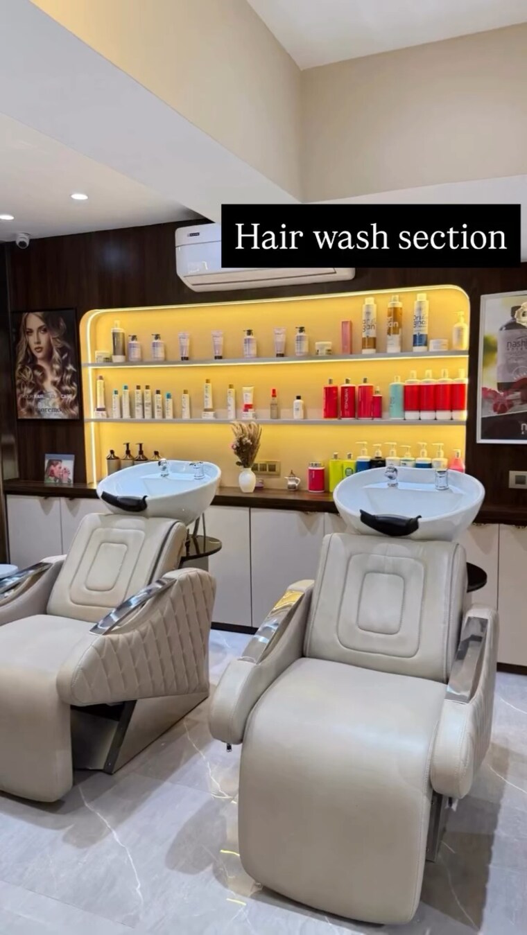 Team Area, andheri west Commercial Shop 3000 Sq.Ft. In Andheri West Mumbai 9341588