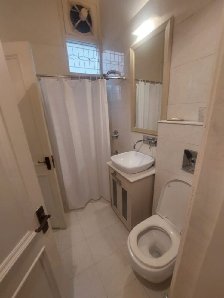 Attached Bathroom, greater kailash i 3.5 Bedroom 3600 Sq.Ft. Builder Floor In Greater Kailash I Delhi 9341617