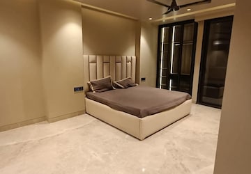 Room in 1.5 BHK Builder Floor at Sector 5 – for Rent