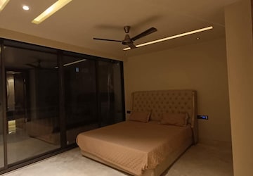 Living Room in 1.5 BHK Builder Floor at Sector 5 – for Rent