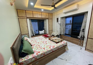 Bedroom in 2 BHK Apartment at Pinnacle Kalpataru, Erandwane – for Rent