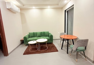 Living Room in 2.5 BHK Builder Floor at Sector 5 – for Rent