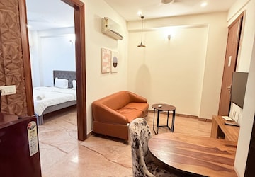 Living Room in 2.5 BHK Builder Floor at Sector 5 – for Rent