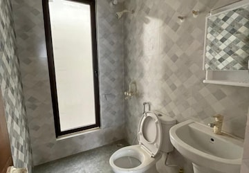 Bathroom in 3 BHK Apartment at Shalimar Mannat, Faizabad Road – for Rent