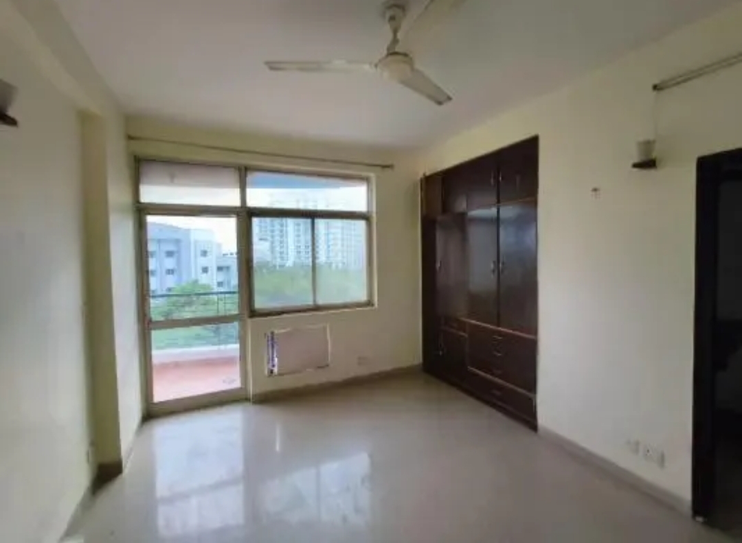 3 BHK 1500 Sq.Ft. Apartment in Omaxe Heights II