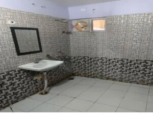 Master Bedroom in 3 BHK Apartment at Parijaat Residency, Faizabad Road – for Rent