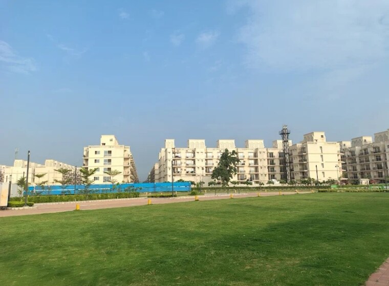 Exterior View, signature-global-park-4-and-5 2.5 Bedroom 1081 Sq.Ft. Builder Floor In Sohna Sector 36 Gurgaon 9341647
