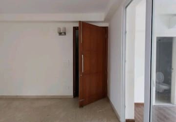 Room in 5 BHK Apartment at Emaar Palm Terraces Select, Sector 66 – for Sale