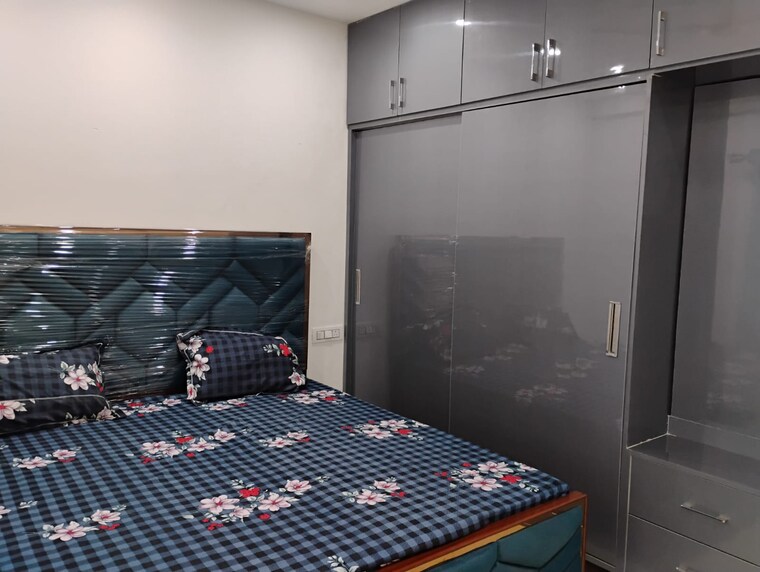 Bedroom, pir machalla 3 Bedroom 150 Sq.Yd. Apartment In Pir Machalla Zirakpur 9341688