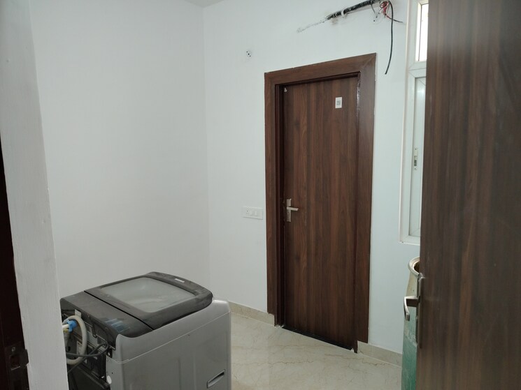 Room, divine-meadows 2.5 Bedroom 1227 Sq.Ft. Apartment In Sector 108 Noida 9341689