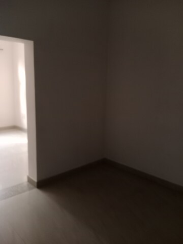 Room in 2.5 BHK Builder Floor at Sector 25 – for Rent