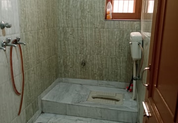 Bathroom in 2.5 BHK Builder Floor at Sector 25 – for Rent