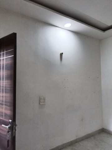 Room in 3 BHK Apartment at Pir Machalla – for Rent