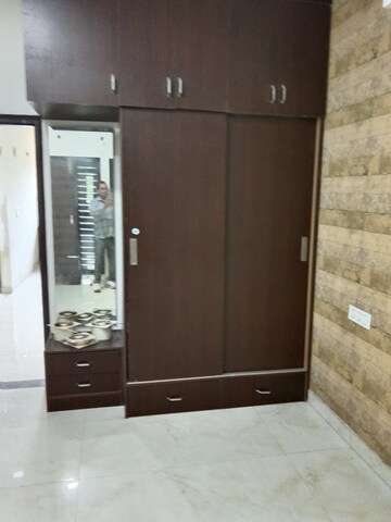 Room in 3 BHK Apartment at Pir Machalla – for Rent