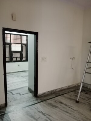 Room in 2 BHK Builder Floor at Sector 25 – for Rent