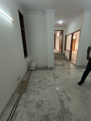 Furnished Amenities in 3 BHK Builder Floor at Malviya Nagar – for Sale