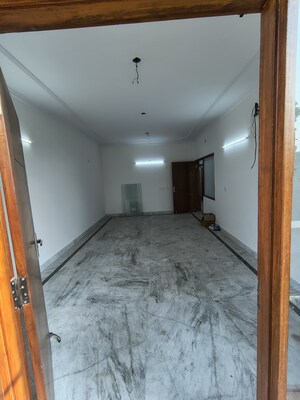 Furnished Amenities in 3 BHK Builder Floor at Malviya Nagar – for Sale