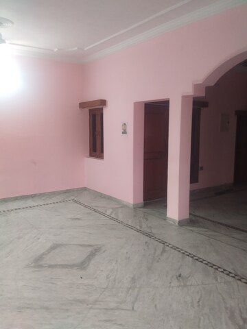 Room in 2.5 BHK Independent House at Gomti Nagar – for Rent