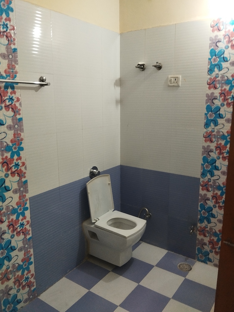 Bathroom, gomti nagar 3 Bedroom 2152 Sq.Ft. Independent House In Gomti Nagar Lucknow 9341722