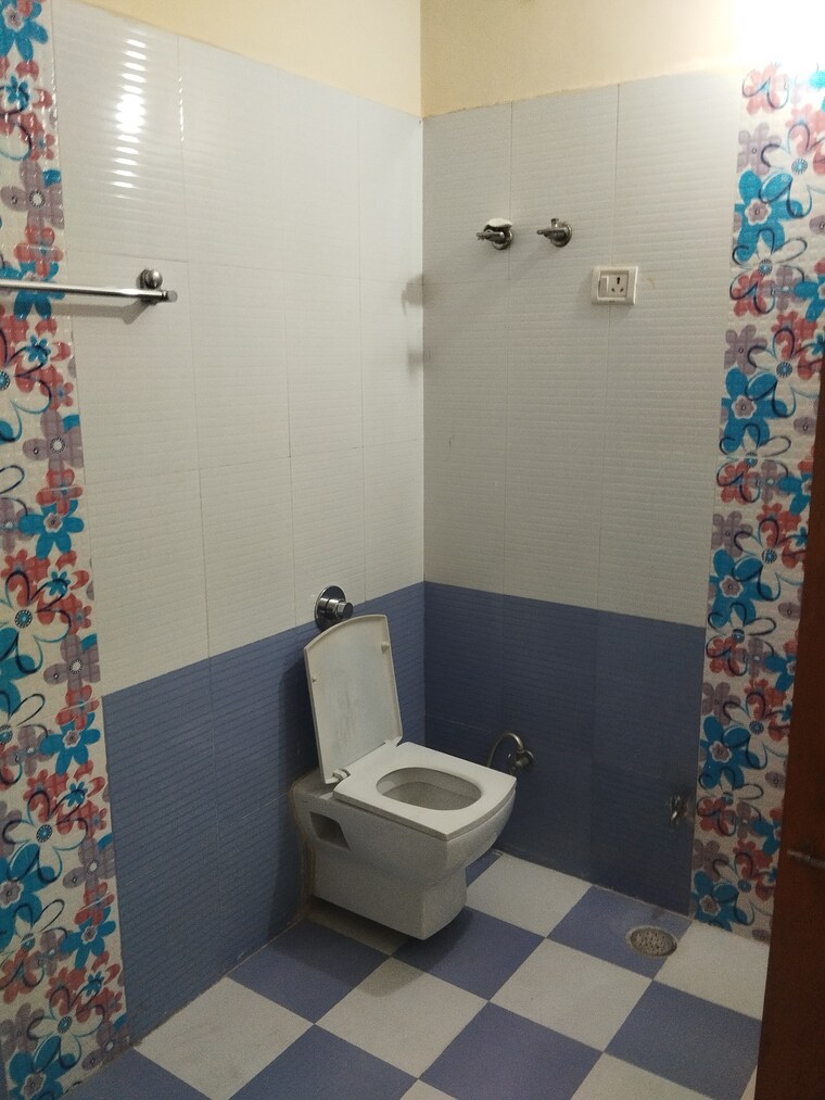 Bathroom, gomti nagar 3 Bedroom 2152 Sq.Ft. Independent House In Gomti Nagar Lucknow 9341722
