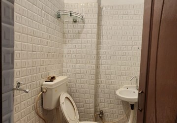 Bathroom in 3 BHK Apartment at Dhakoli – for Rent