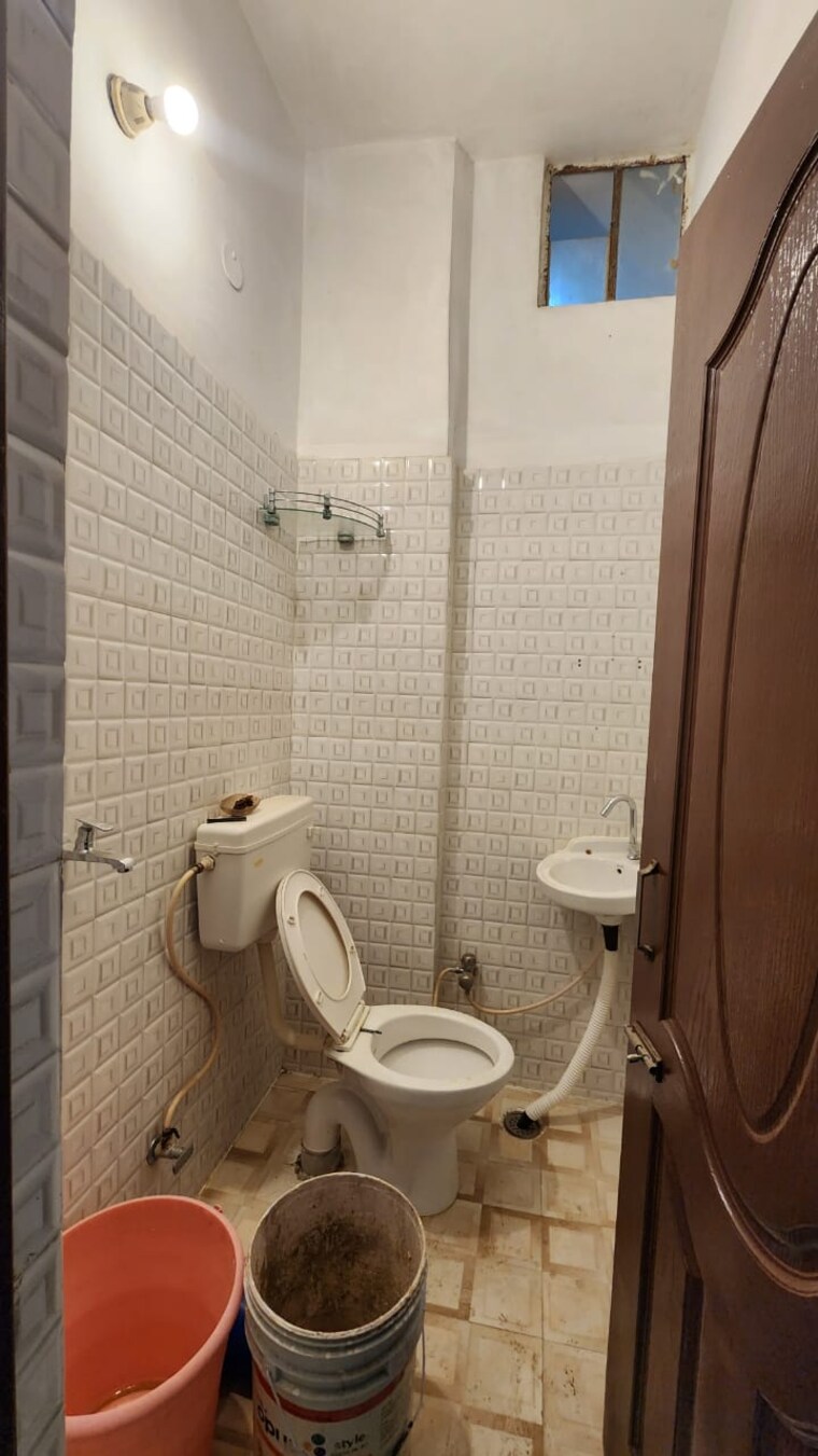 Bathroom, dhakoli 3 Bedroom 1260 Sq.Ft. Apartment In Dhakoli Zirakpur 9341726