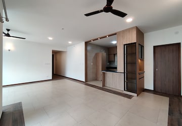 Room in 4 BHK Apartment at Sobha Windsor, Whitefield – for Rent