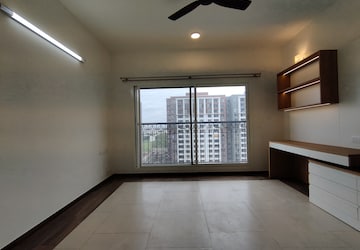 Room in 4 BHK Apartment at Sobha Windsor, Whitefield – for Rent