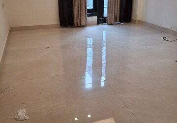 Room in 4 BHK Builder Floor at Green Park – for Rent