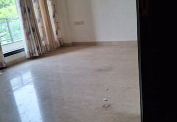 Room in 4 BHK Builder Floor at Green Park – for Rent